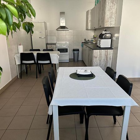 Omis Rooms Панчево Екстер'єр фото