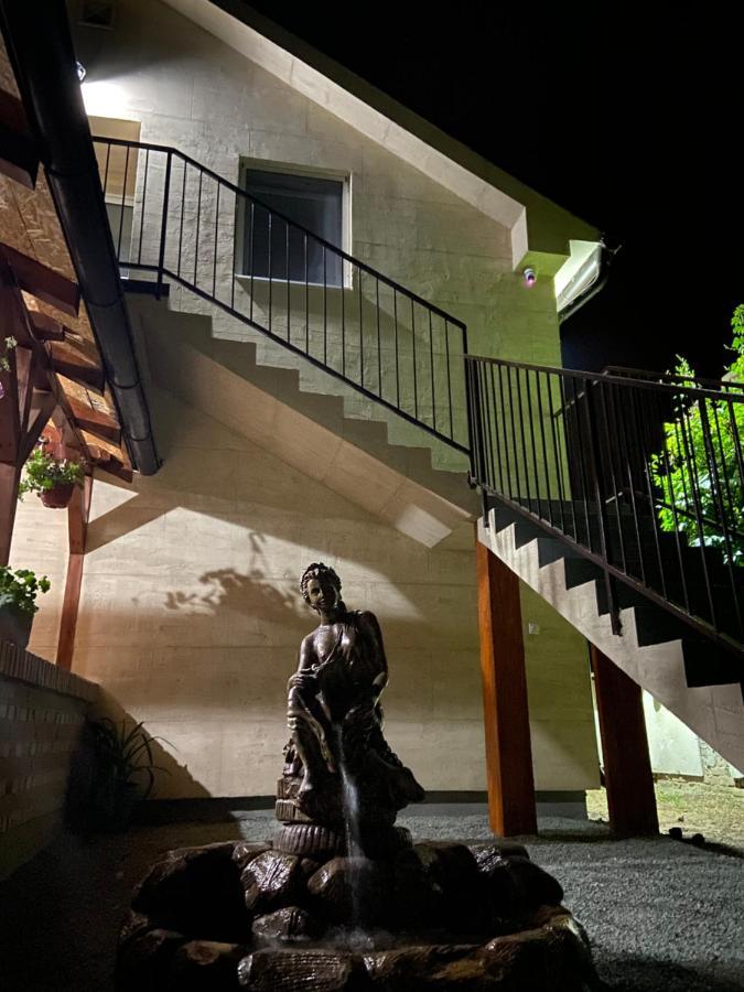 Omis Rooms Панчево Екстер'єр фото