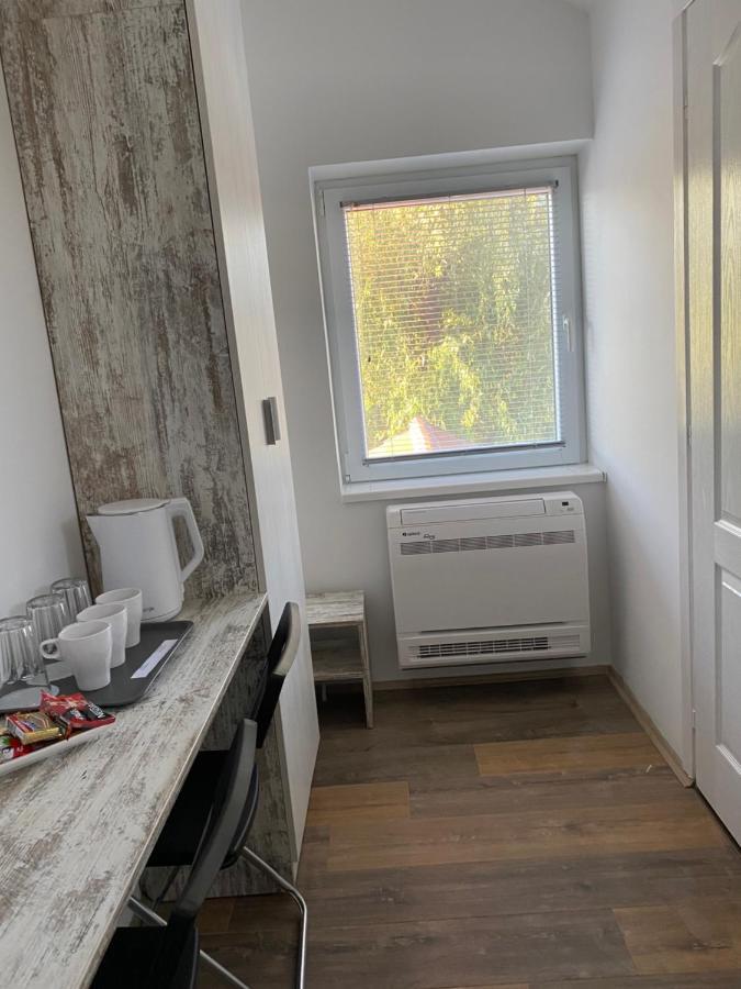 Omis Rooms Панчево Екстер'єр фото