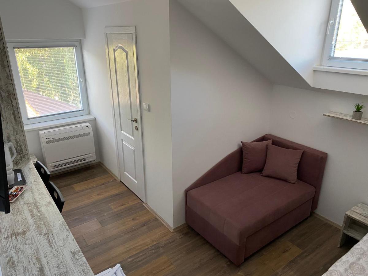Omis Rooms Панчево Екстер'єр фото