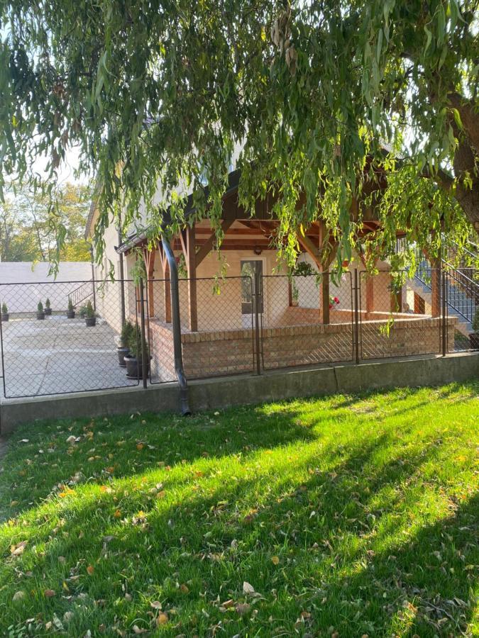 Omis Rooms Панчево Екстер'єр фото