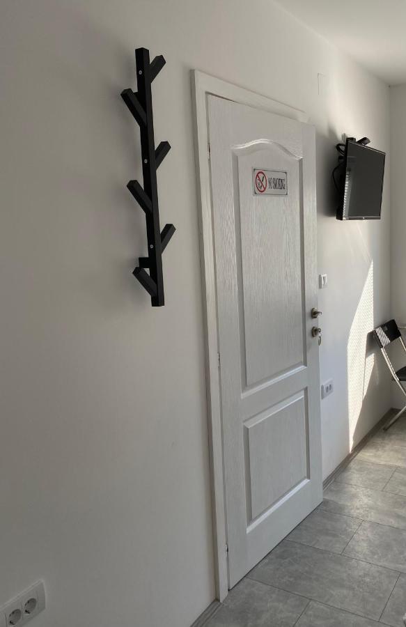 Omis Rooms Панчево Екстер'єр фото